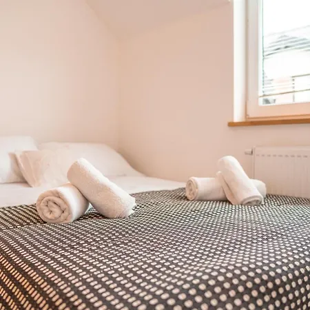 Modlnica Wierzbowa Cosy By Bookinghost Apartamento *