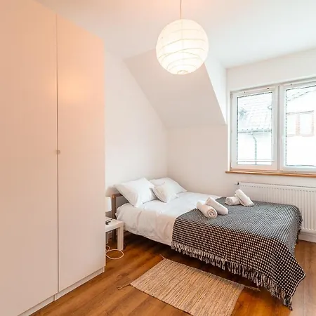 Modlnica Wierzbowa Cosy By Bookinghost *