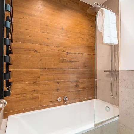 Modlnica Wierzbowa Cosy By Bookinghost 公寓