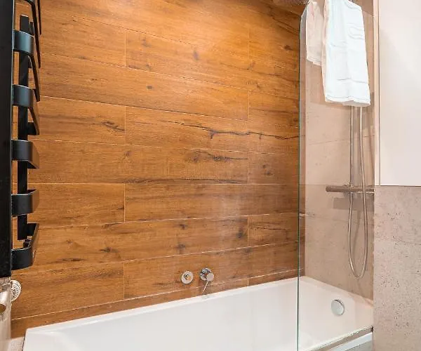 Modlnica Wierzbowa Cosy By Bookinghost Apartamento