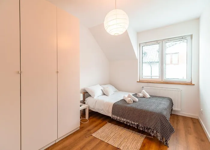 Modlnica Wierzbowa Cosy By Bookinghost *